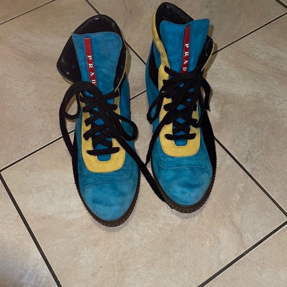 Womens Authentic/Vintage Prada Trainer